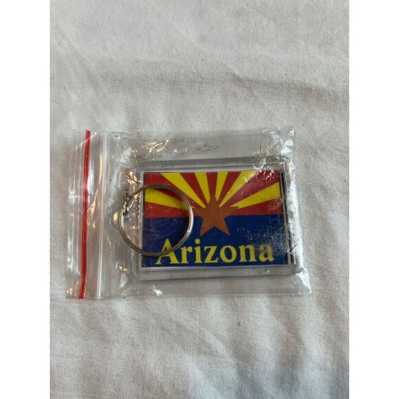 New in Package Arizona Caruso's Pizza Pie Souvenir Keychain - Picture 6 of 6